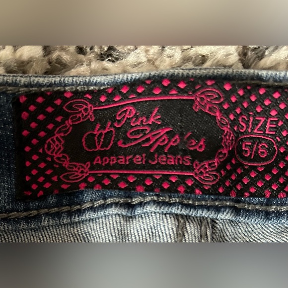 Shorts juniors distressed denim size 5/6 shorts. NWT - Picture 3 of 3